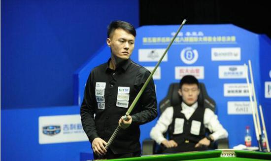 足球联赛的 足球联赛的